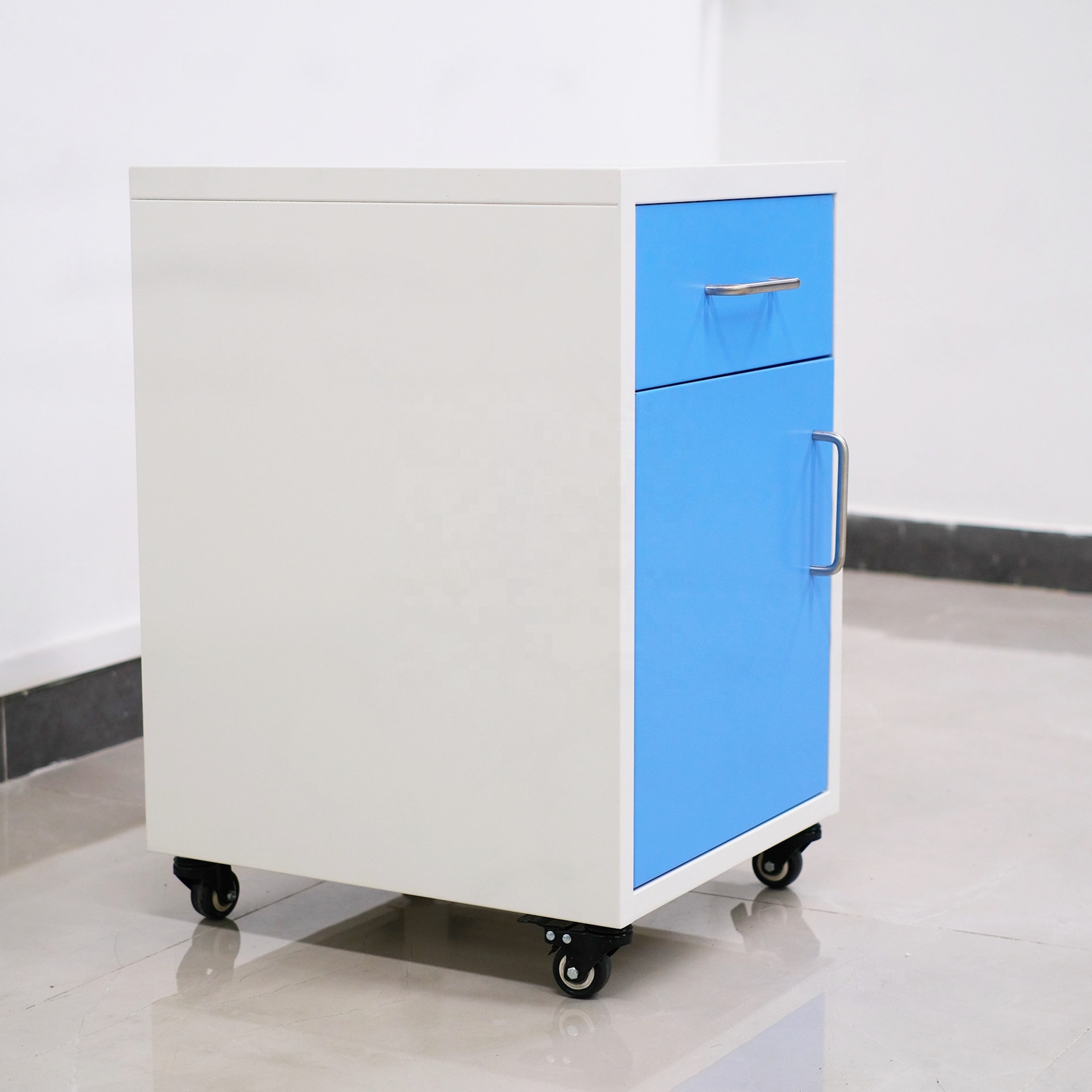 Armoires de laboratoire person - Medical Lab Furniture avis et prix
